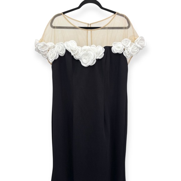 Mac Duggal NEW Black‎ & White Stretch Crepe Mermaid Gown With 3D Flowers Size 16 - Picture 4 of 12